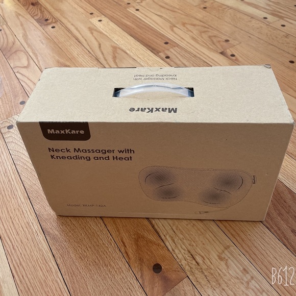 NIB ** Neck Massage, Massage Pillow, For car and for home - Picture 2 of 10